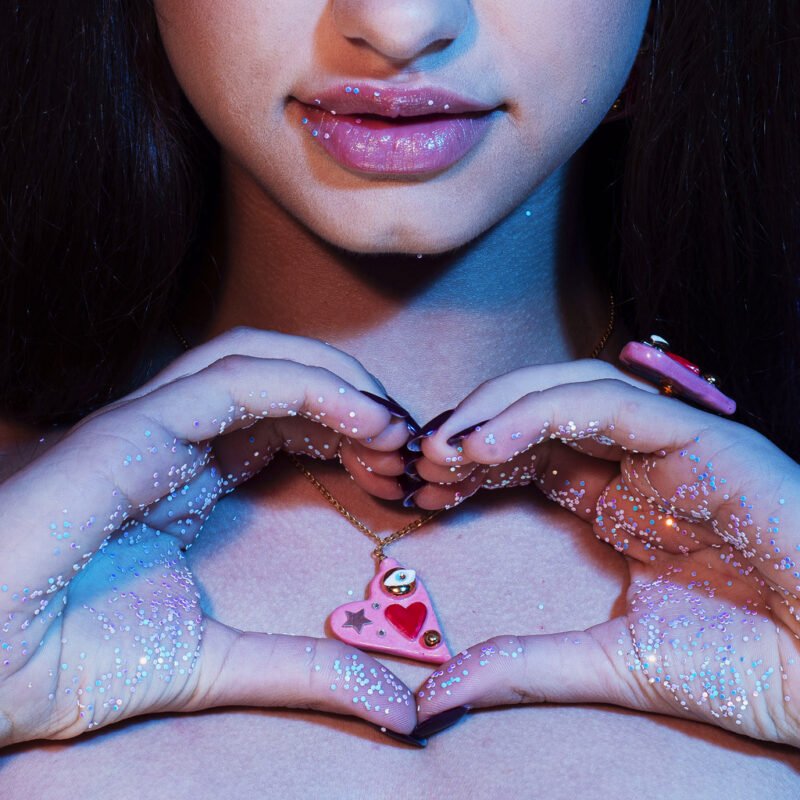 All You Need Is Love Kaulakoru