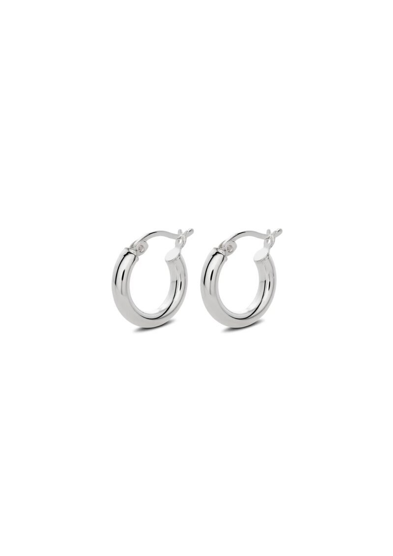 ella-hoops-earrings-silver-1f30f212.jpg Ella Korvarenkaat – Hopea