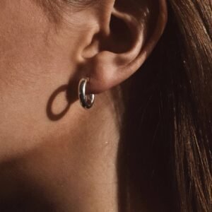 ella-hoops-earrings-silver-d7ea574e.jpg Ella Korvarenkaat – Hopea