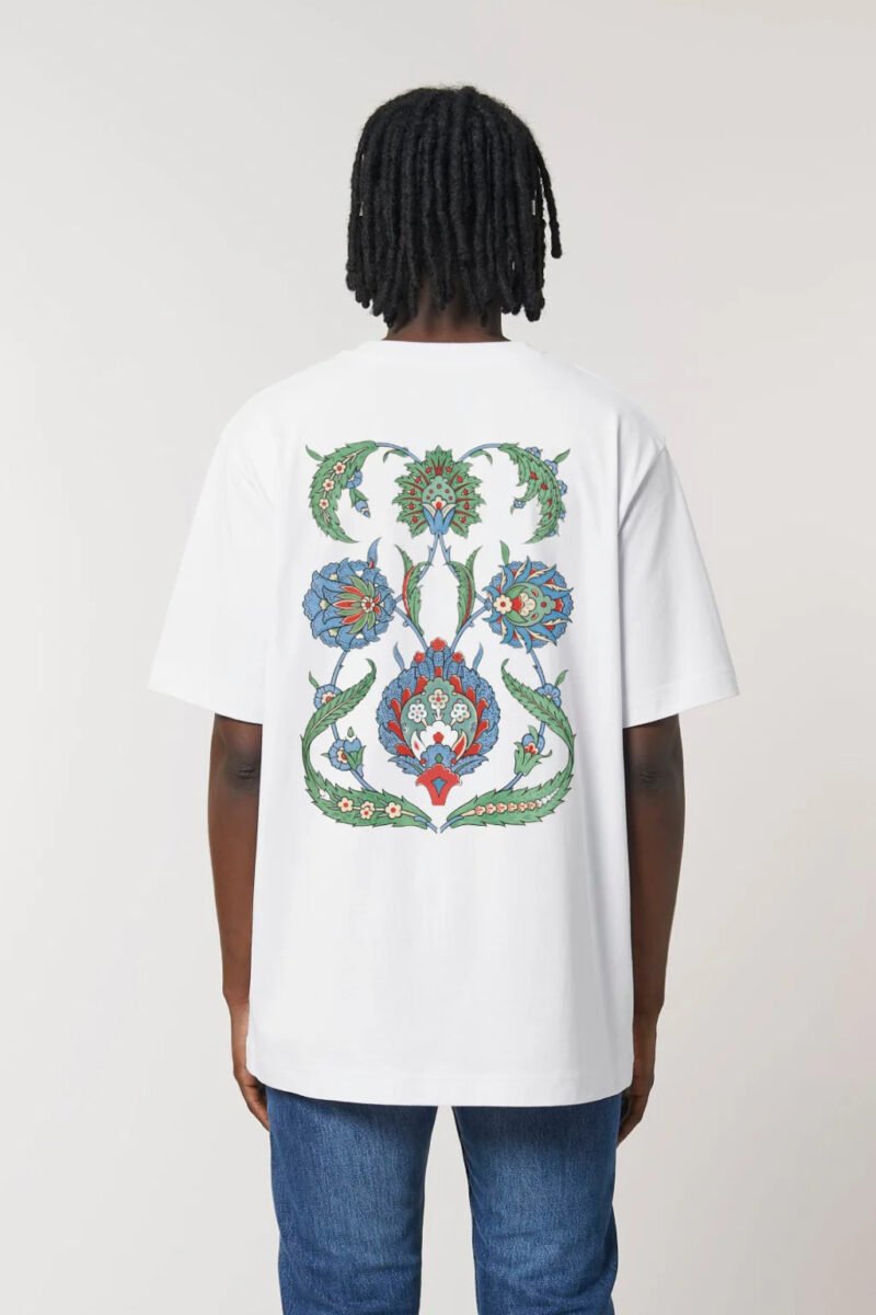 Premium T-paita "La Decoration Arabe" by Emile Prisse d'Avennes