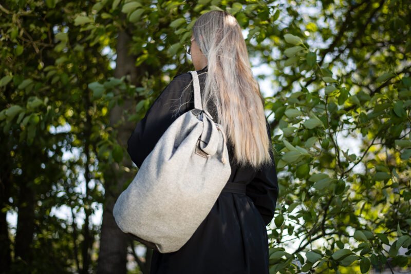 Märss käsintehty kangaslaukku – Vaalean harmaa