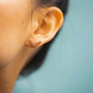 Faili-Vola-earrings_rose-gold_7.jpg-koopia-scaled-1.jpg Korvakorut Vola – Ruusukulta