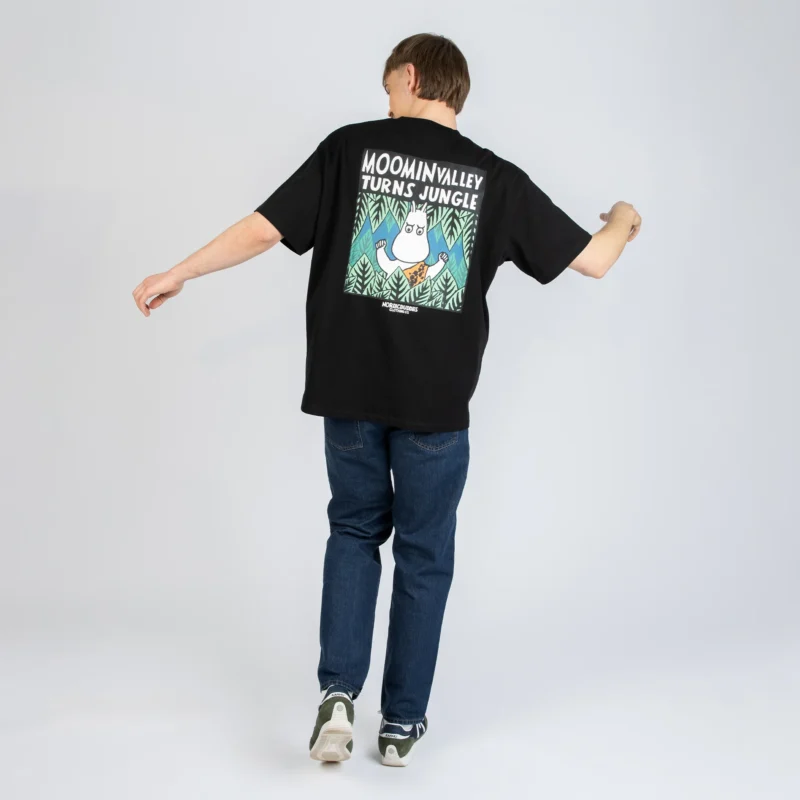 Muumipeikko viidakossa Premium T-paita – Musta
