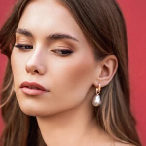 baroque-pearl-l-earrings-22ed6da3.jpg Honey Bee Hoopy Helmi Korvakorut L – Ruusukulta ja Hopea