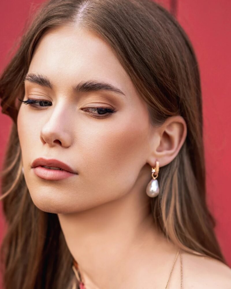 baroque-pearl-l-earrings-22ed6da3.jpg Honey Bee Hoopy Helmi Korvakorut L – Ruusukulta ja Hopea