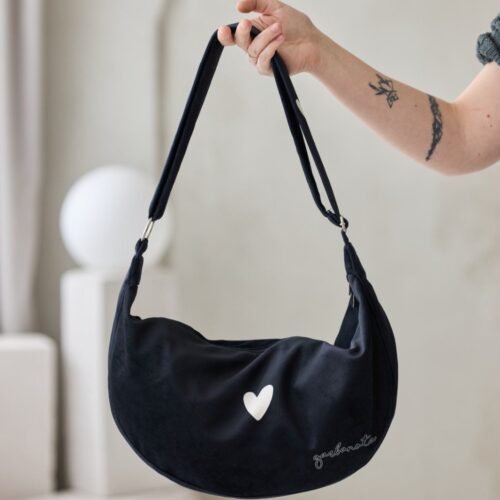 hobo-bag-heart-black-9a8107eb.jpg Hobo-laukku sydän – Musta