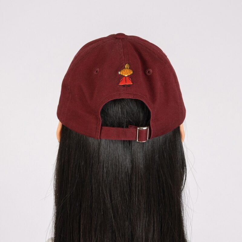 little-my-dad-cap-red-fb472621.jpg Muumit Pikku Myy Lippalakki – Punainen