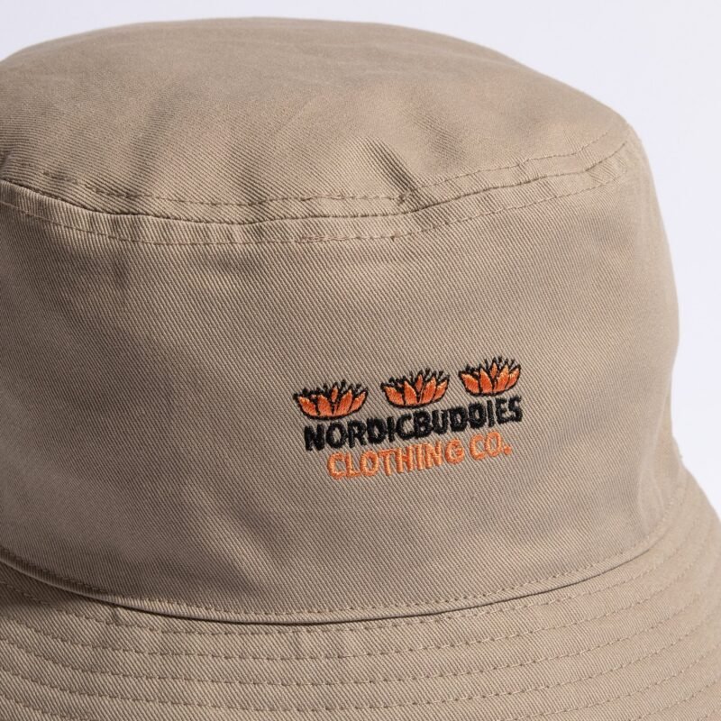 moomin-jungle-bucket-hat-beige-42a4b966.jpg Muumit viidakossa Muumipeikko Kalastajahattu – Beige