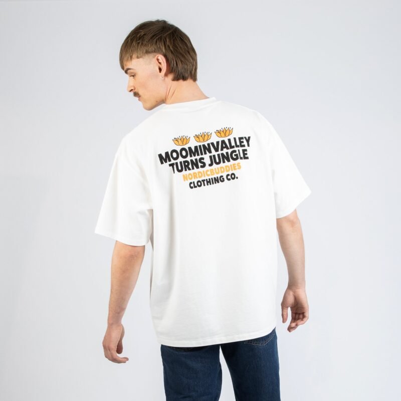 moomin-jungle-heavy-unisex-t-shirt-white-f8fae506-2.jpg Muumi Viidakossa Premium T-paita – Valkoinen