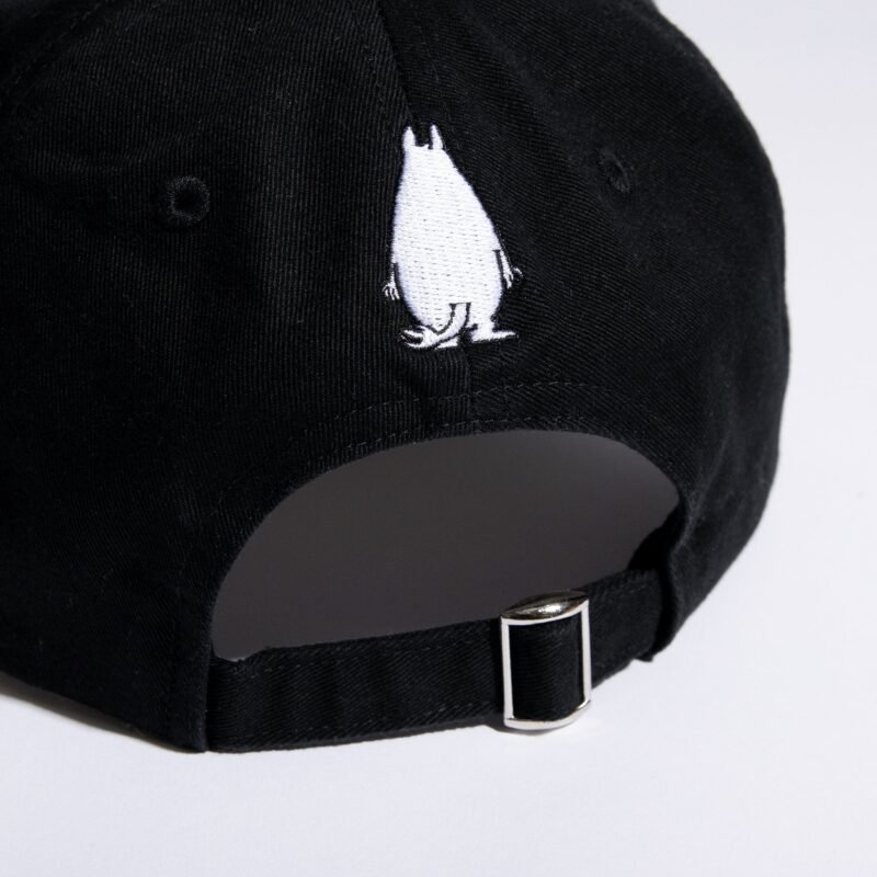 moomintroll-grumpy-dad-cap-adult-black-35eb9766.jpg Muumit Muumipeikko Lippalakki – Musta
