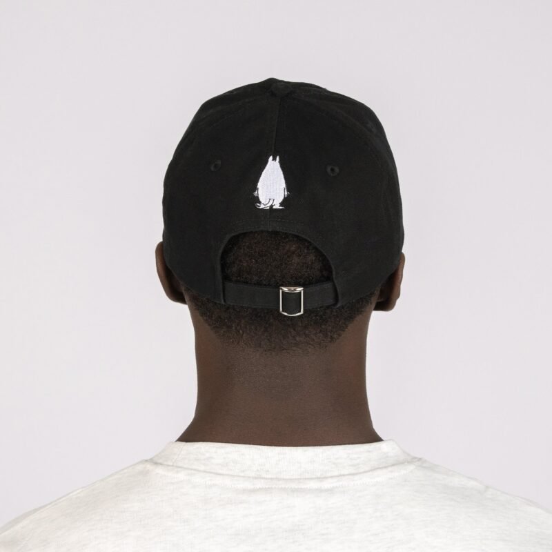 moomintroll-grumpy-dad-cap-adult-black-4fcd142c.jpg Muumit Muumipeikko Lippalakki – Musta