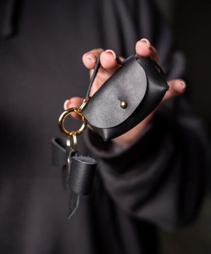 Charms-koriste asusteisiin – Musta