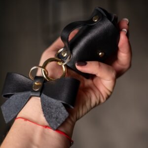 Charms-koriste asusteisiin – Musta