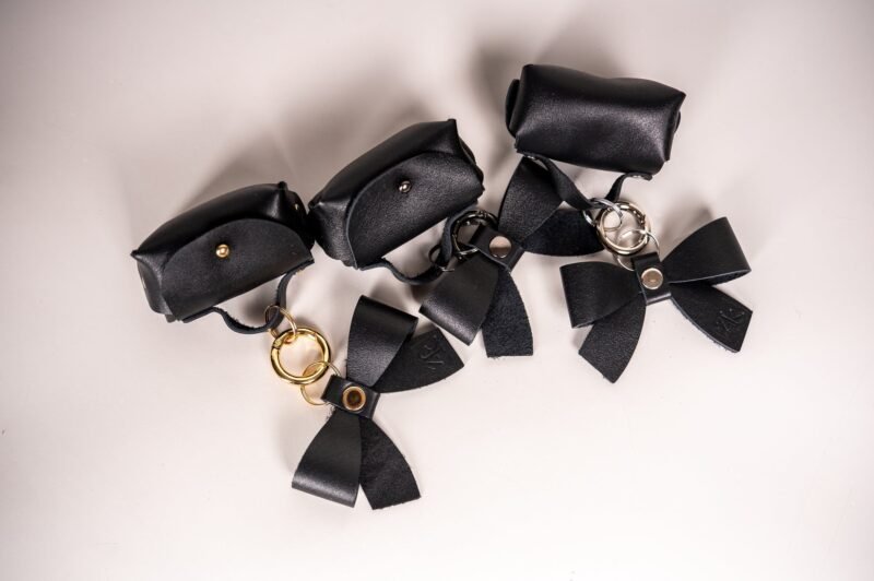 Charms-koriste asusteisiin – Musta