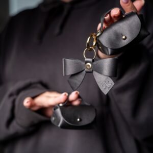 Charms-koriste asusteisiin – Musta